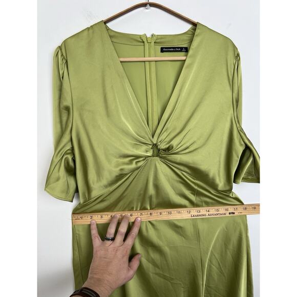Abercrombie & Fitch L Green Satin Angel Flutter Sleeve Wedding Guest Maxi Dress - Picture 6 of 13